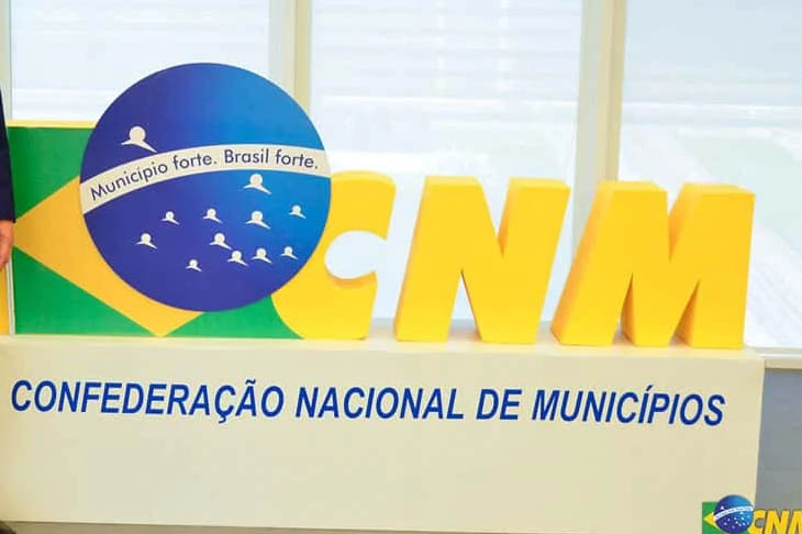 CNM propõe novamente reduzir reajuste do magistério