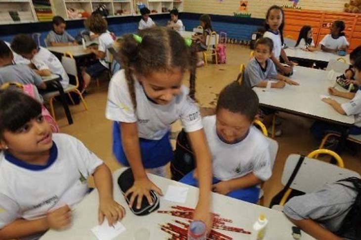 Bolsonaro bloqueia R$ 2,7 bilhões do orçamento da Educação de 2021
